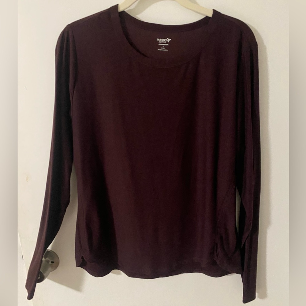 Old Navy Women’s Dark Purple Long Sleeve Active Tee
